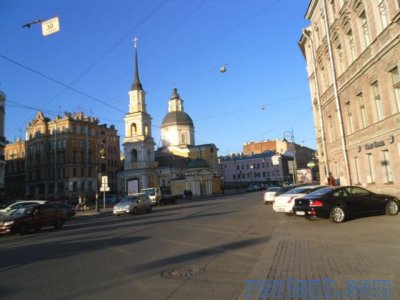 Сдам комнату  посуточно     
Комната 25 м²  в 3-к квартире  на 3 этаже  7-этажного кирпичного дома