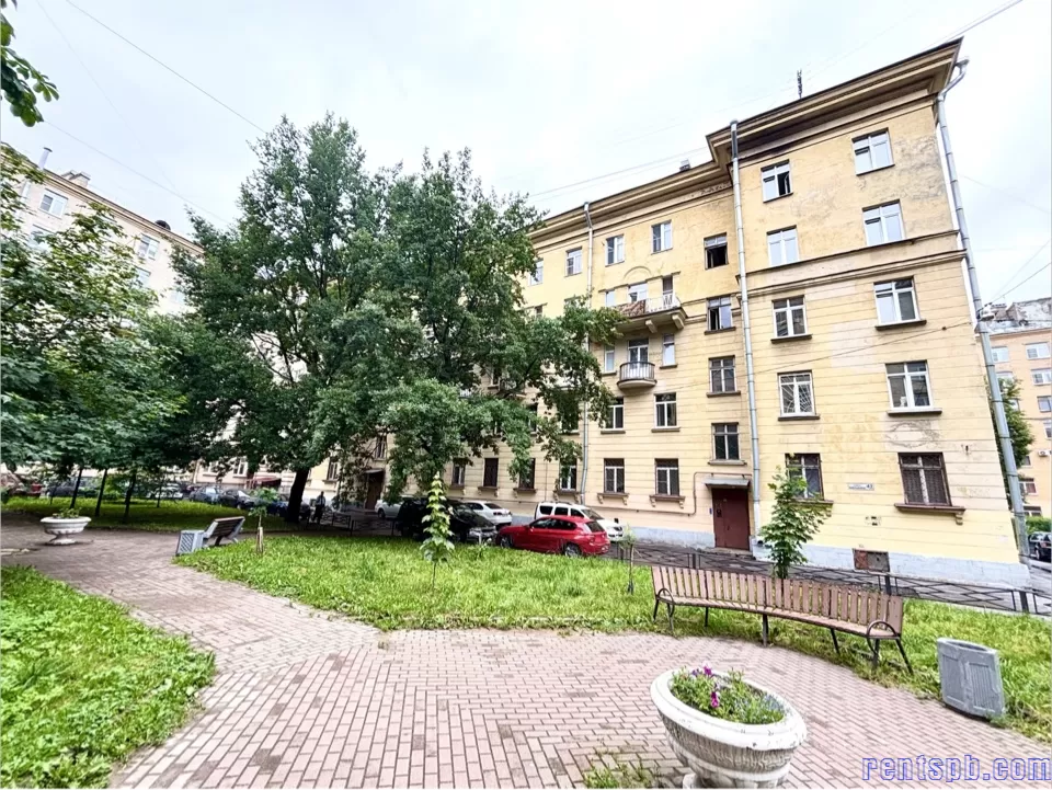 Продается комната Бабушкина 42 к 2 у метро Ломоносовская /18.0 м²