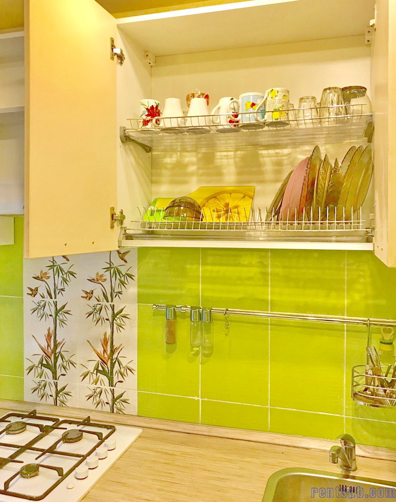 Rentspb Yellow apartment near metro Elizarovskay  for 1-5 person