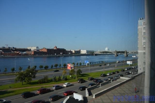 Продам квартиру     
4-к квартира  155 м²  на 4 этаже  12-этажного кирпичного дома