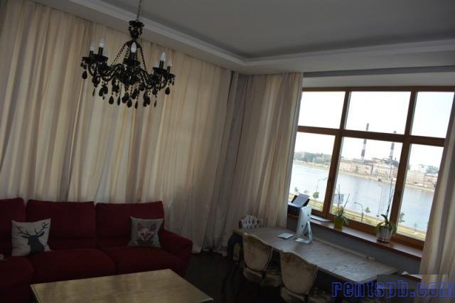 Продам квартиру     
4-к квартира  155 м²  на 4 этаже  12-этажного кирпичного дома