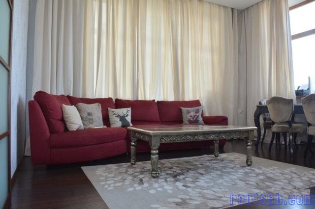 Продам квартиру     
4-к квартира  155 м²  на 4 этаже  12-этажного кирпичного дома