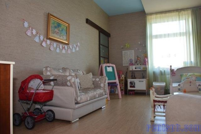 Продам квартиру     
4-к квартира  155 м²  на 4 этаже  12-этажного кирпичного дома