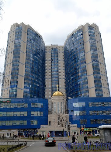 пр. Королева  дом 7 студия у метро Пионерская на любой срок