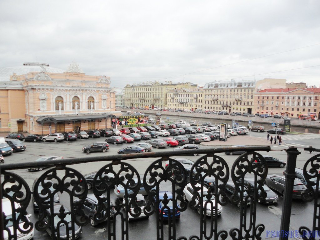 Сдам квартира в центре с видом на наб. реки Фонтанки
