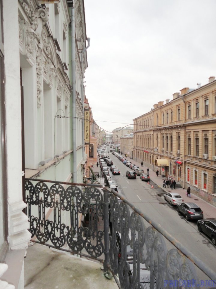 Сдам квартира в центре с видом на наб. реки Фонтанки