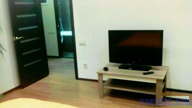 Сдам квартиру  посуточно     
Студия  32 м²  на 1 этаже  9-этажного монолитного дома