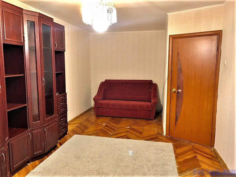 Сдам на любой срок 1 ком.  квартиру  у метро Проспект Просвещения