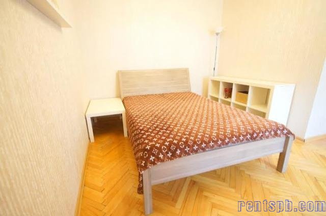 Сдам квартиру  посуточно     
Студия  26 м²  на 3 этаже  3-этажного кирпичного дома