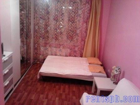 Сдаю Pink apartment на 1-2 месяца  у метро Звездная. Любой срок.