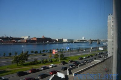Продам квартиру     
4-к квартира  155 м²  на 4 этаже  12-этажного кирпичного дома