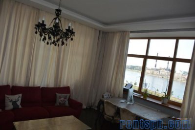 Продам квартиру     
4-к квартира  155 м²  на 4 этаже  12-этажного кирпичного дома