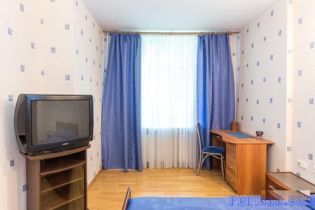 Сдам квартиру  посуточно     
3-к квартира  80 м²  на 2 этаже  7-этажного монолитного дома