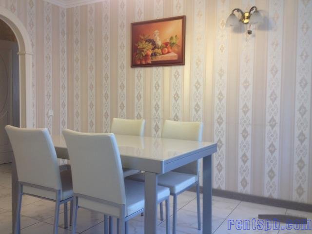 Сдам квартиру  посуточно     
3-к квартира  65 м²  на 6 этаже  9-этажного кирпичного дома