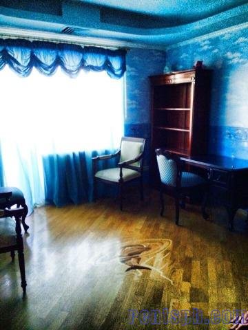 Сдам квартиру     
4-к квартира  169 м²  на 16 этаже  16-этажного кирпичного дома