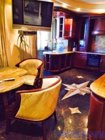 Сдам квартиру     
4-к квартира  169 м²  на 16 этаже  16-этажного кирпичного дома