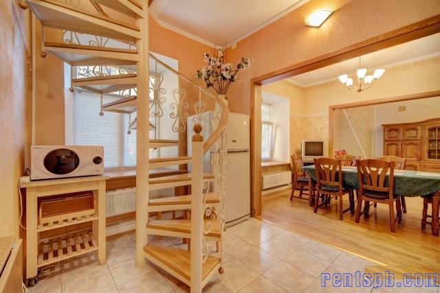 Сдам квартиру  посуточно     
3-к квартира  120 м²  на 2 этаже  6-этажного кирпичного дома