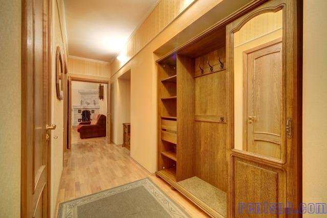 Сдам квартиру  посуточно     
3-к квартира  120 м²  на 2 этаже  6-этажного кирпичного дома