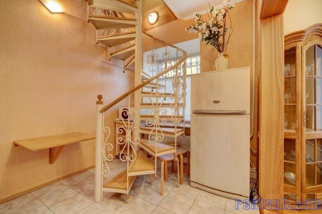 Сдам квартиру  посуточно     
3-к квартира  120 м²  на 2 этаже  6-этажного кирпичного дома