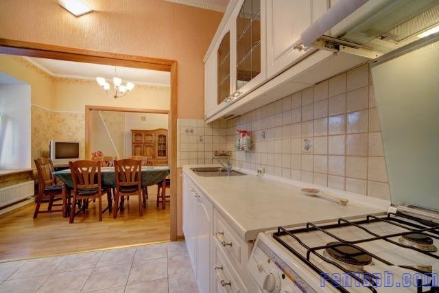 Сдам квартиру  посуточно     
3-к квартира  120 м²  на 2 этаже  6-этажного кирпичного дома