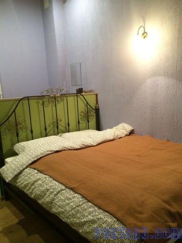 Сдам комнату  посуточно     
Комната 16 м²  в 5-к квартире  на 2 этаже  3-этажного кирпичного дома