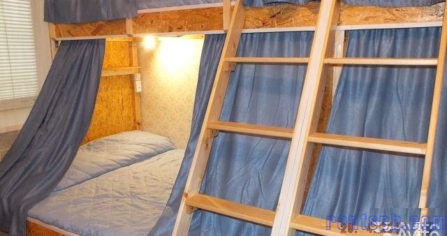 Сдам комнату  посуточно     
Комната 24 м²  в 4-к квартире  на 1 этаже  5-этажного блочного дома