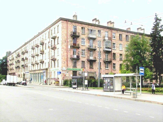 рядом с Удельным парком и метро Пионерская пр. Энгельса  д.28