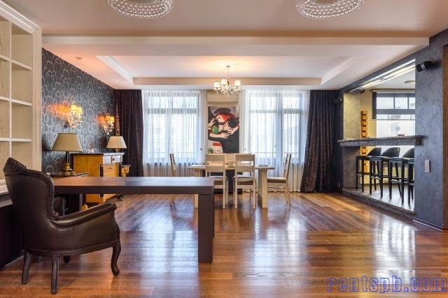 Сдам квартиру     
4-к квартира  300 м²  на 5 этаже  7-этажного монолитного дома