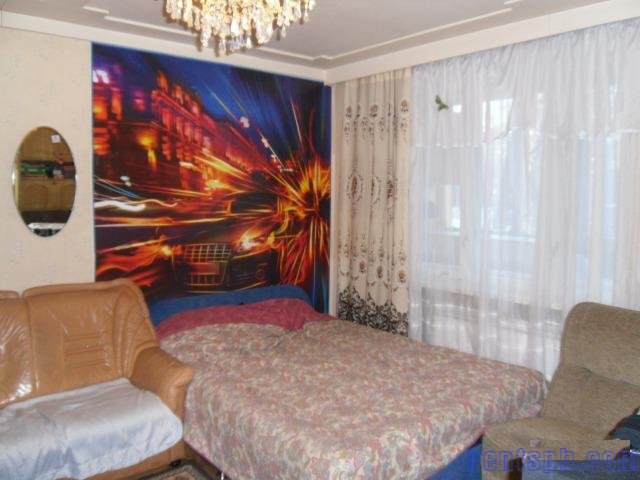 Сдам комнату  посуточно     
Комната 25 м²  в 3-к квартире  на 3 этаже  7-этажного кирпичного дома