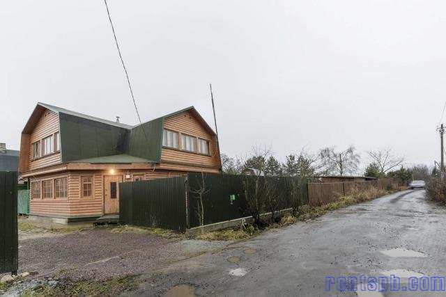 Сдам  дом  посуточно     
2-этажный дом 160 м²  ( бревно )  на участке 8 сот.  , Красносельское шоссе  , 10 км до города
