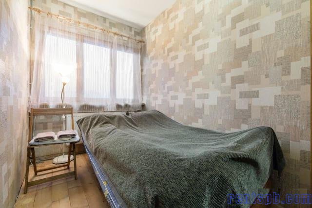 Сдам  дом  посуточно     
2-этажный дом 160 м²  ( бревно )  на участке 8 сот.  , Красносельское шоссе  , 10 км до города