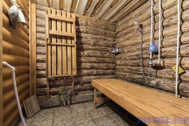 Сдам  дом  посуточно     
2-этажный дом 160 м²  ( бревно )  на участке 8 сот.  , Красносельское шоссе  , 10 км до города