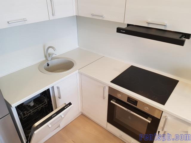 Сдам квартиру     
2-к квартира  53 м²  на 9 этаже  10-этажного монолитного дома