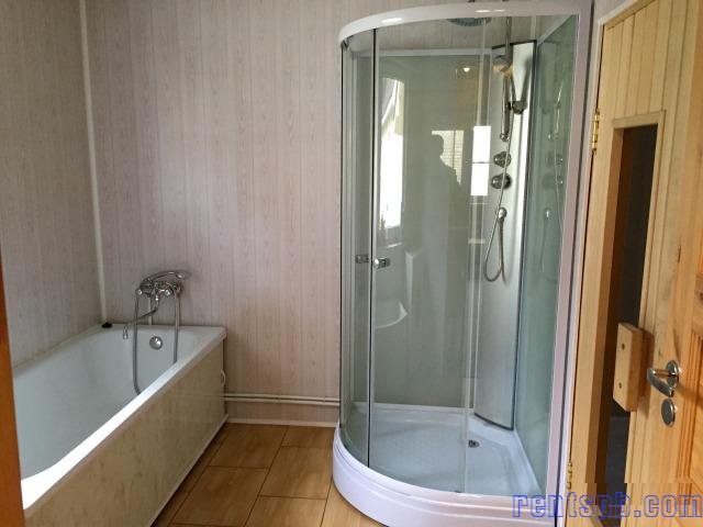 Сдам  коттедж  посуточно     
2-этажный коттедж 125 м²  ( брус )  на участке 21 сот.  , Приозерское шоссе  , 68 км до города