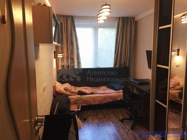 Продам квартиру     
4-к квартира  93 м²  на 1 этаже  5-этажного панельного дома