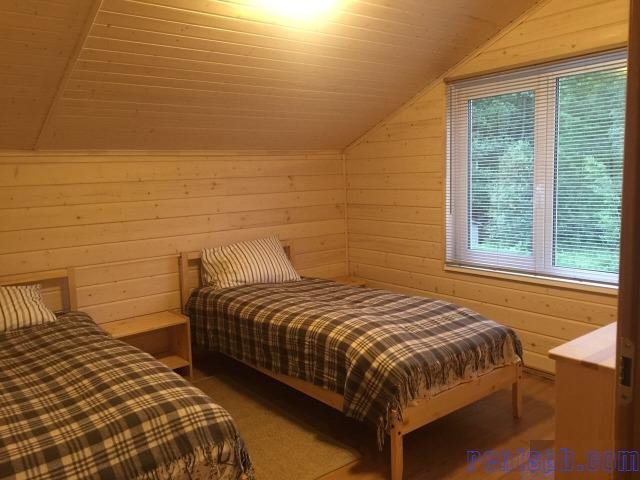 Сдам  коттедж  посуточно     
2-этажный коттедж 120 м²  ( брус )  на участке 12 сот.  , Мурманское шоссе  , 70 км до города