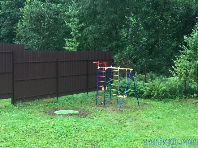 Сдам  коттедж  посуточно     
2-этажный коттедж 120 м²  ( брус )  на участке 12 сот.  , Мурманское шоссе  , 70 км до города