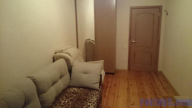 Сдам комнату  посуточно     
Комната 15 м²  в 3-к квартире  на 4 этаже  5-этажного кирпичного дома