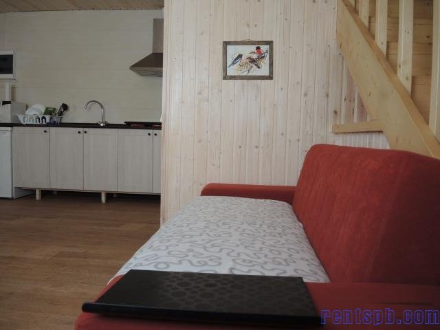 Сдам  коттедж  посуточно     
2-этажный коттедж 65 м²  ( брус )  на участке 40 сот.  , Приозерское шоссе  , 49 км до города
