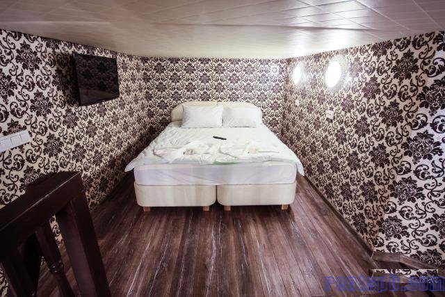 Сдам комнату  посуточно     
Комната 18 м²  в 6-к квартире  на 2 этаже  5-этажного кирпичного дома