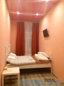 Сдам комнату  посуточно     
Комната 16 м²  в 5-к квартире  на 2 этаже  3-этажного кирпичного дома