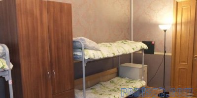 Сдам комнату  посуточно     
Комната 24 м²  в 4-к квартире  на 1 этаже  5-этажного блочного дома