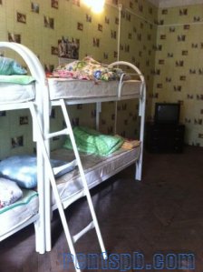 Сдам комнату  посуточно     
Комната 18 м²  в 4-к квартире  на 2 этаже  3-этажного кирпичного дома