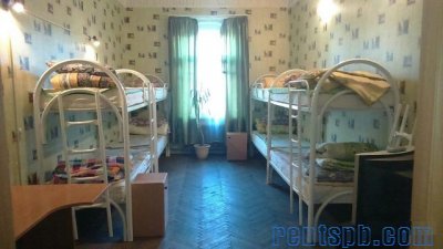 Сдам комнату  посуточно     
Комната 18 м²  в 4-к квартире  на 2 этаже  3-этажного кирпичного дома