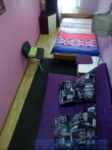 Сдам комнату  посуточно     
Комната 18 м²  в 3-к квартире  на 1 этаже  5-этажного монолитного дома