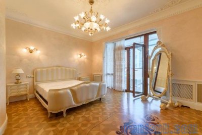 Сдам квартиру     
4-к квартира  150 м²  на 12 этаже  14-этажного монолитного дома