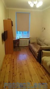 Сдам комнату  посуточно     
Комната 15 м²  в 3-к квартире  на 4 этаже  5-этажного кирпичного дома