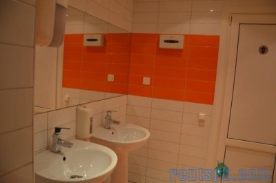 Сдам комнату  посуточно     
Комната 20 м²  в многокомнатной квартире  на 4 этаже  6-этажного кирпич...
