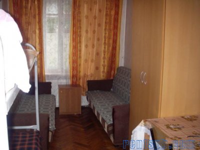 Сдам комнату  посуточно     
Комната 22 м²  в 3-к квартире  на 1 этаже  4-этажного кирпичного дома