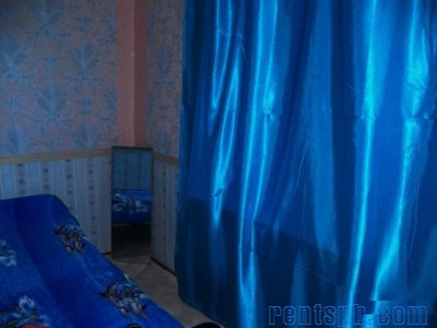 Сдам комнату  посуточно     
Комната 7 м²  в 3-к квартире  на 1 этаже  4-этажного кирпичного дома